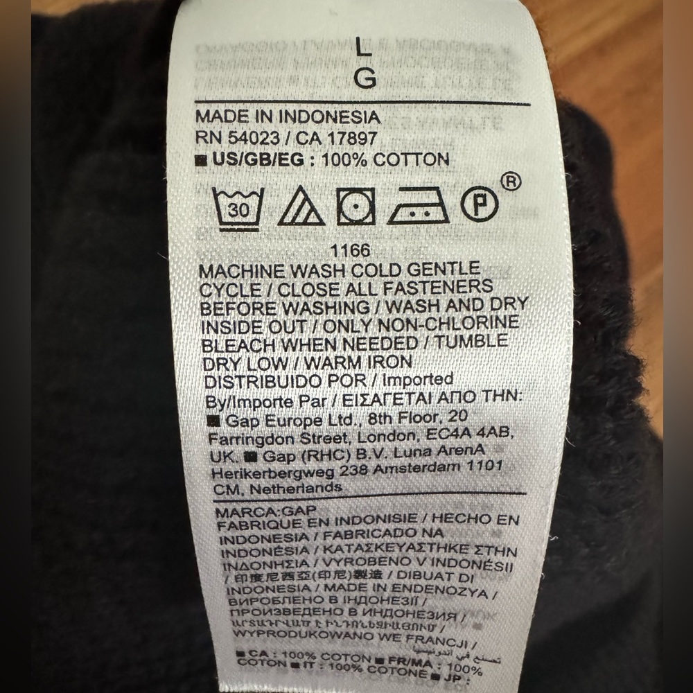 Gap Sweater Jacket. Very professional looking. Thick and good quality. - Picture 4 of 4